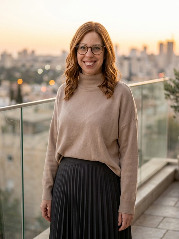 Yael Stolbach — Israel real estate advisor and property consultant